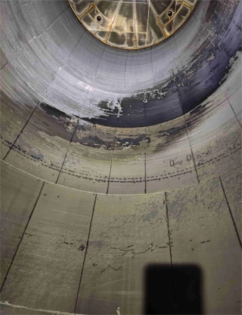 Kuva: Säiliö ennen pesua.